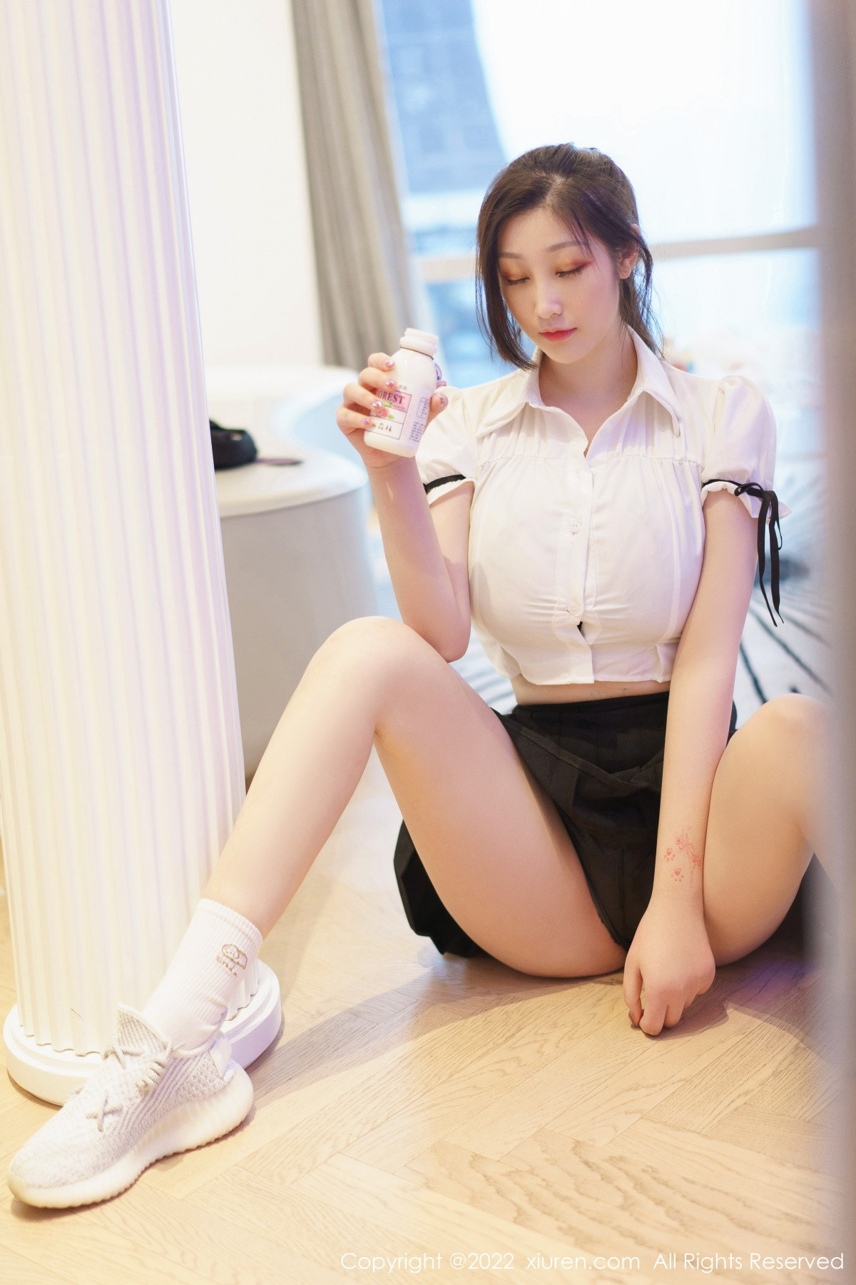 [XiuRen]高清写真图 2022.11.04 No.5807 妲己_Toxic 丰腴美臀