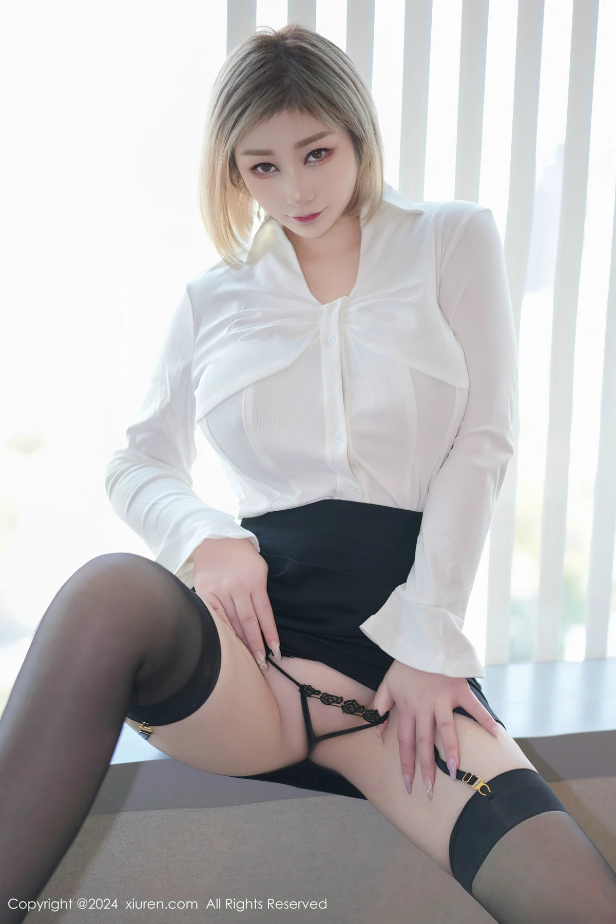 [XiuRen]高清写真图 2024.04.12 No.8381 妲己_Toxic 黑丝美臀