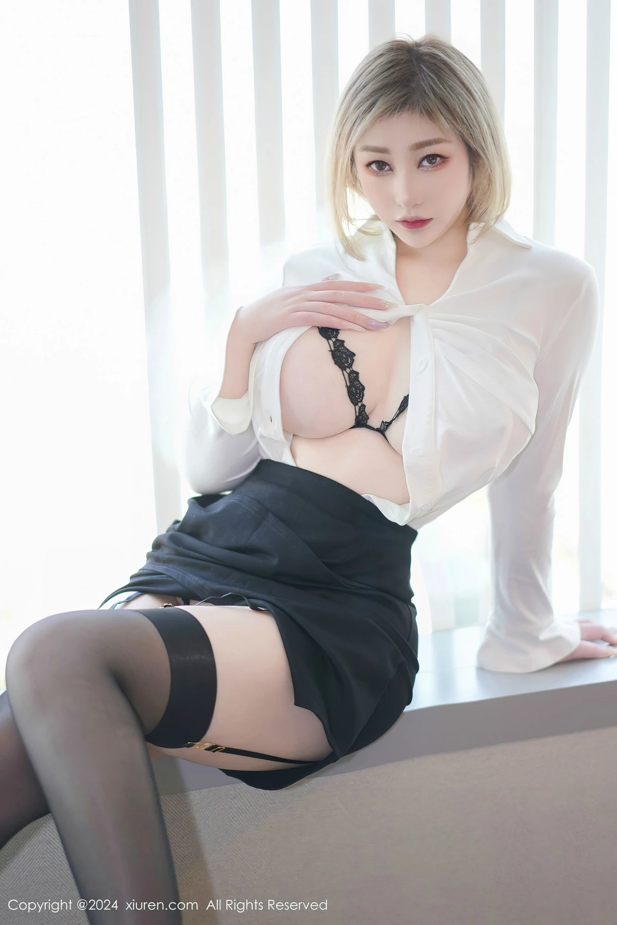[XiuRen]高清写真图 2024.04.12 No.8381 妲己_Toxic 黑丝美臀
