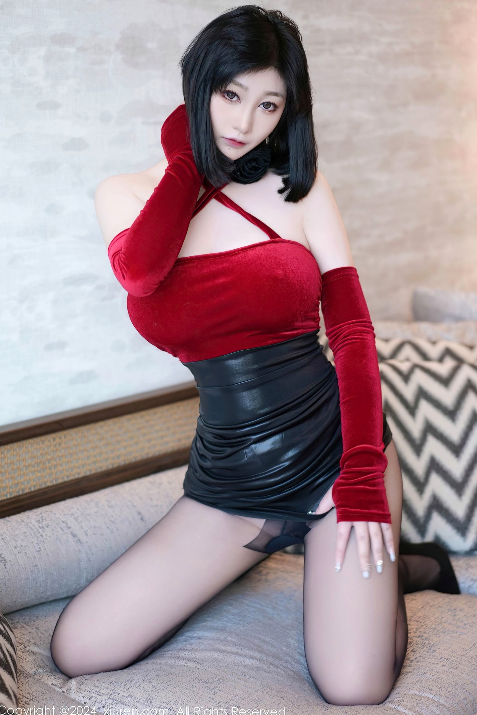 Gallery - 秀人网 - XiuRen 8593妲己_Toxic私房旅拍，红衣黑裙搭配黑丝诱惑，极品身材尽显火辣，室内唯美大尺度写真，性感极致撩人。秀人网 - XiuRen 私房照大尺度黑丝性感 妲己_Toxic女神私房照_秀色女神 - image 3