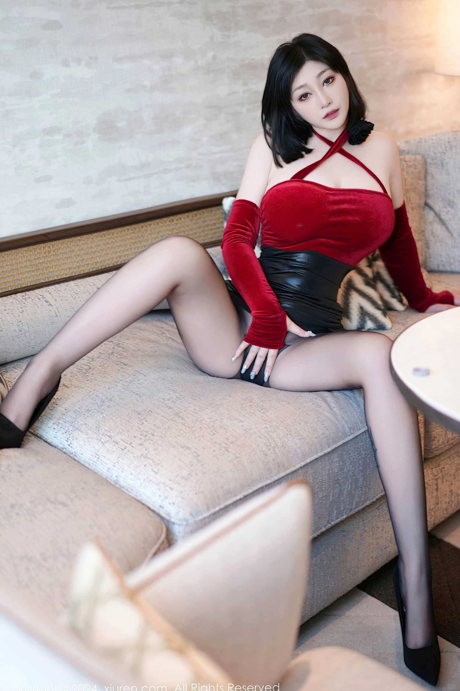Gallery - 秀人网 - XiuRen 8593妲己_Toxic私房旅拍，红衣黑裙搭配黑丝诱惑，极品身材尽显火辣，室内唯美大尺度写真，性感极致撩人。秀人网 - XiuRen 私房照大尺度黑丝性感 妲己_Toxic女神私房照_秀色女神 - image 14