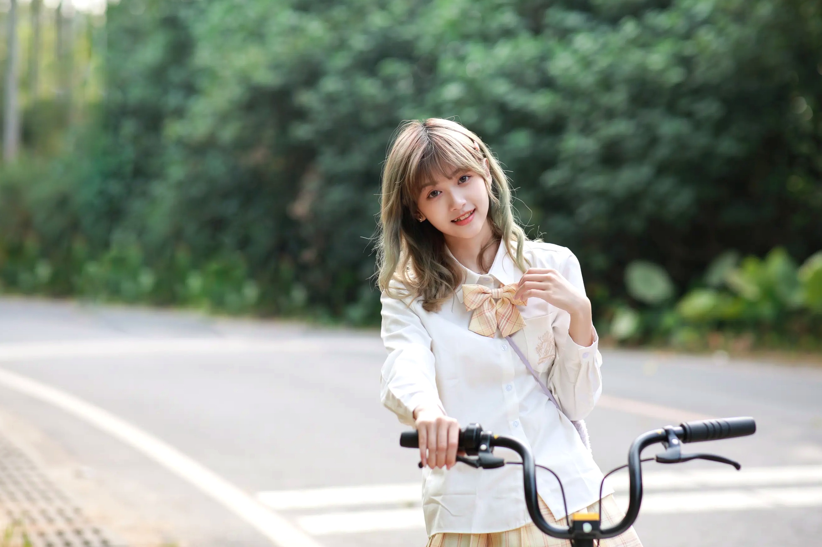 [YITUYU] 2022.04.05 青春的样子 菜菜 户外清纯校服治愈系少女写真 [31P]