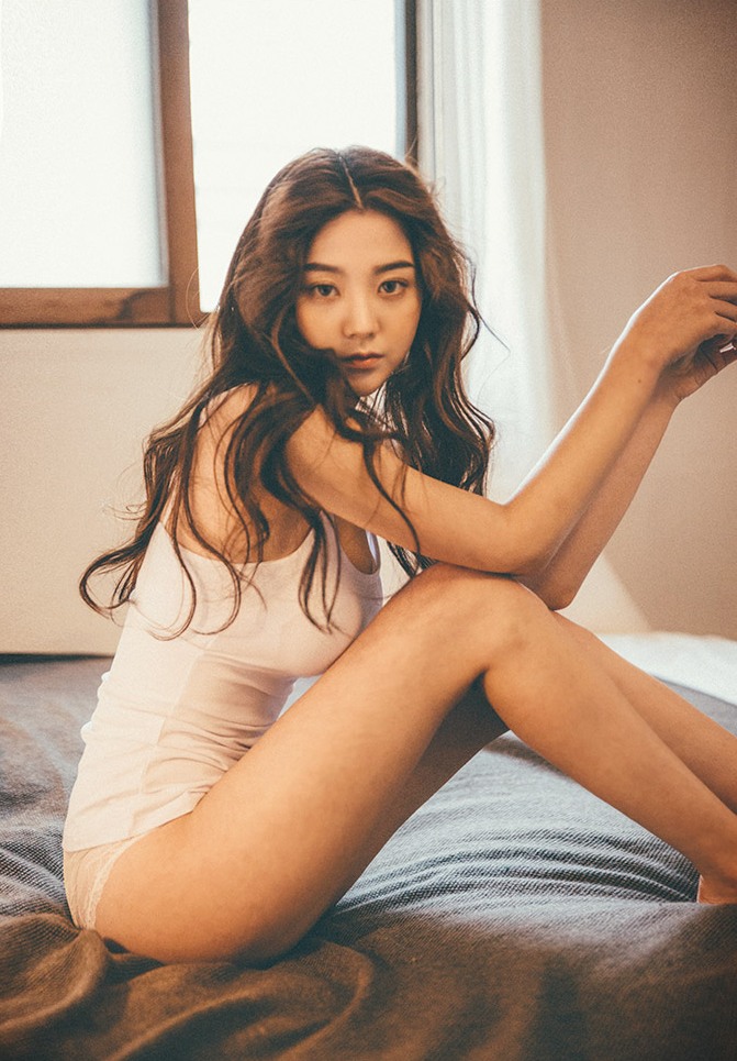 乐采垠(락채은) 家居妩媚诱惑写真图