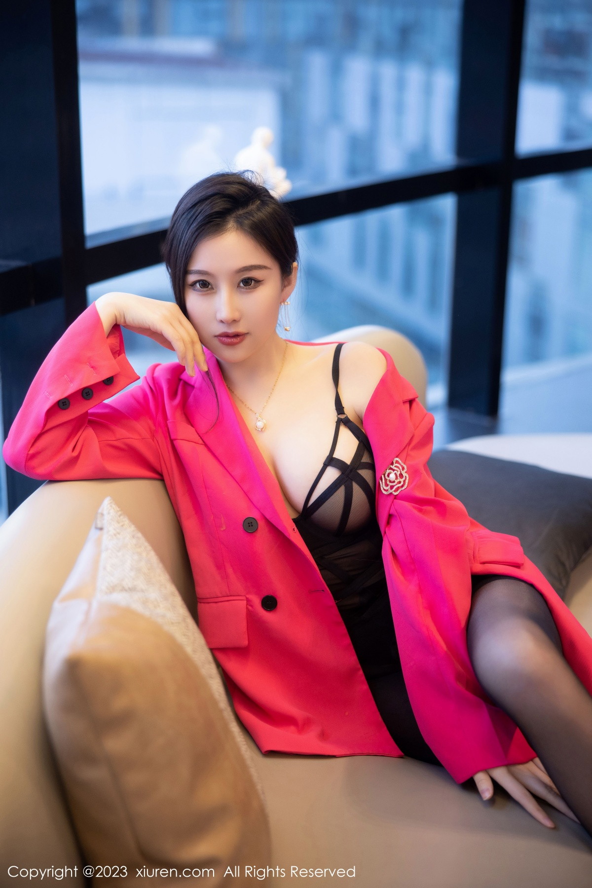 [XiuRen]高清写真图 2023.01.09 No.6103 月音瞳 黑丝美臀