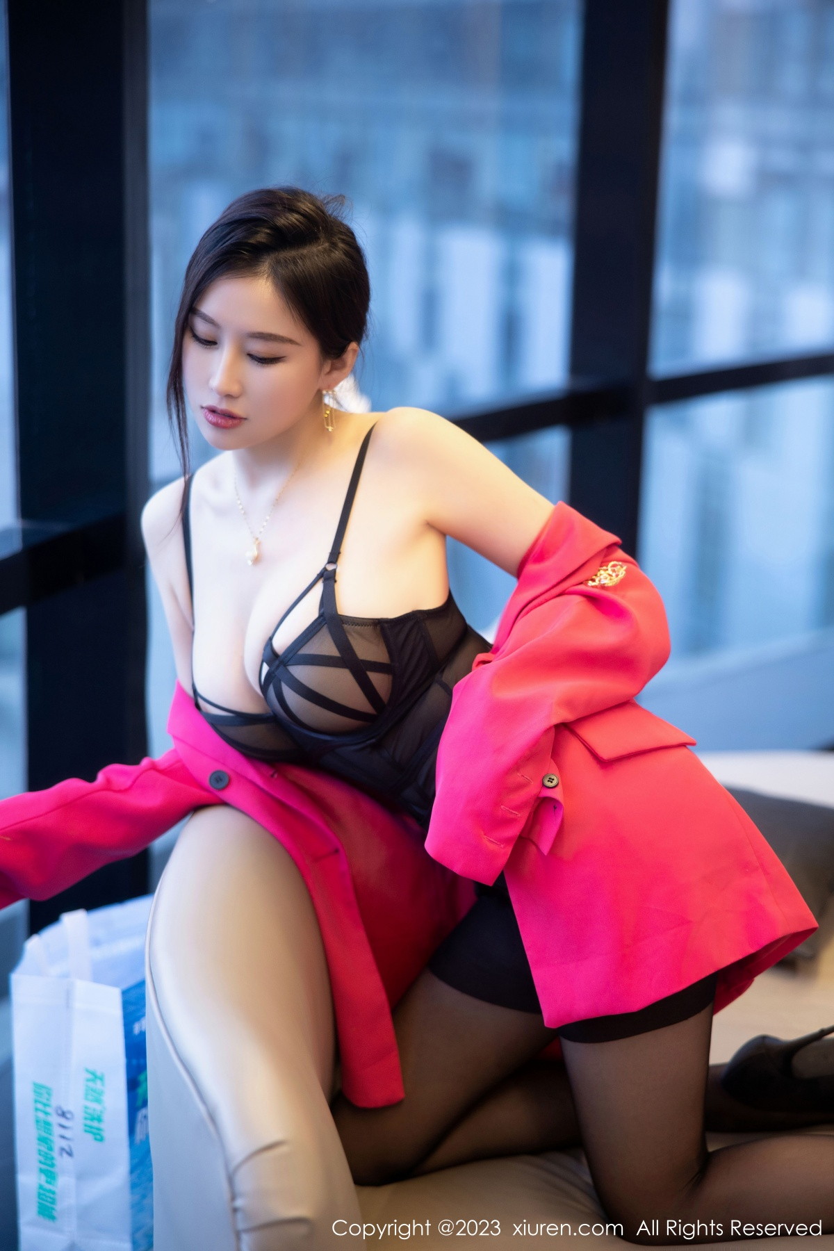 [XiuRen]高清写真图 2023.01.09 No.6103 月音瞳 黑丝美臀