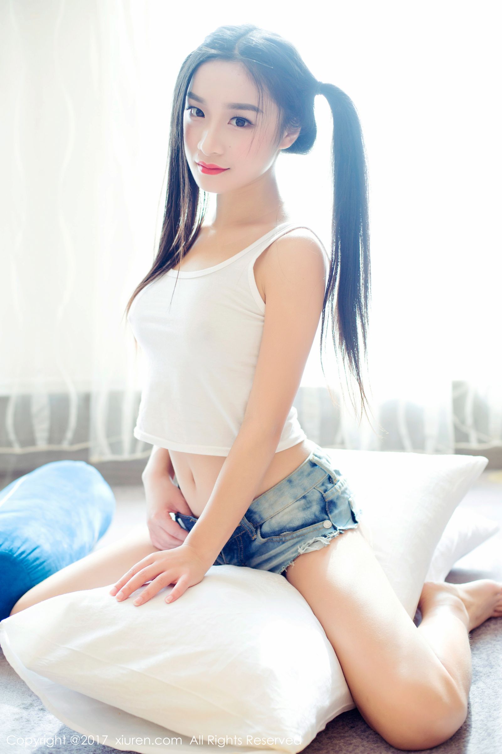 软妹子绮梦Cherish 白色内衣贴身牛仔裤