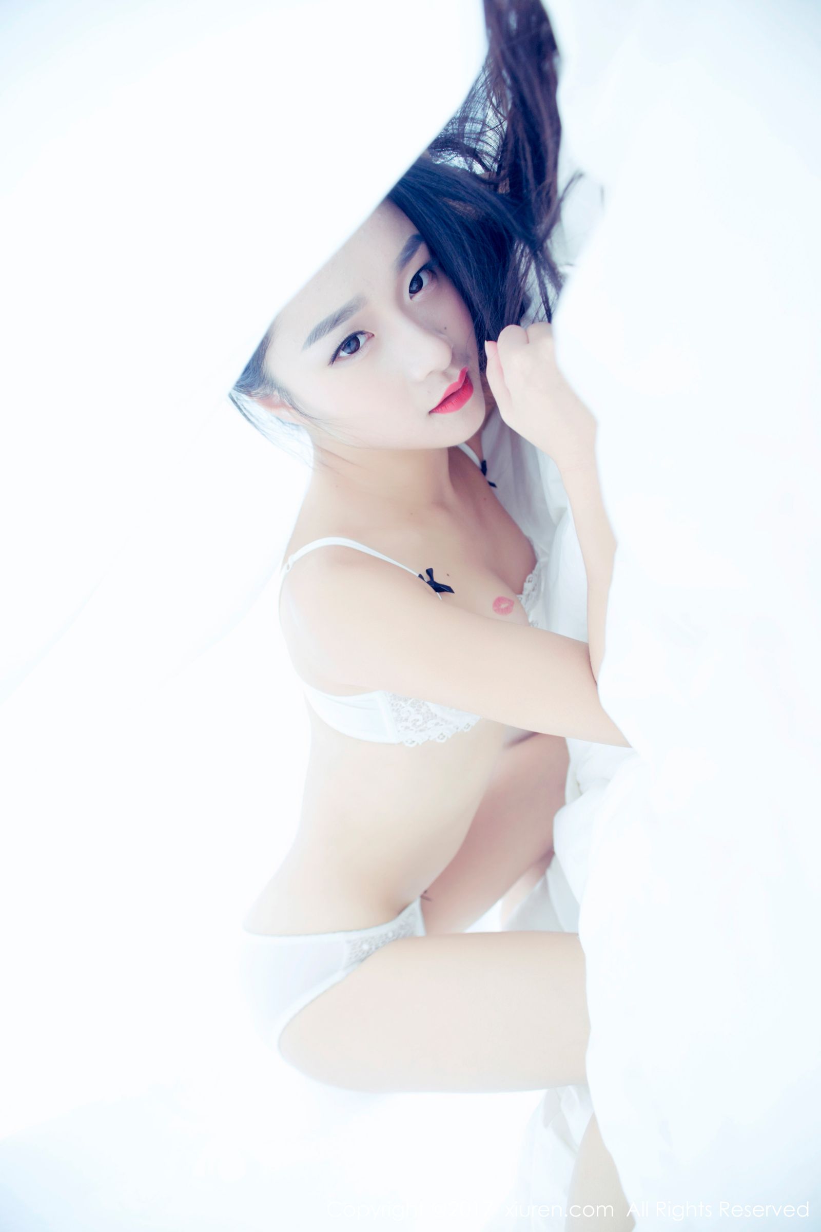 软妹子绮梦Cherish 白色内衣贴身牛仔裤