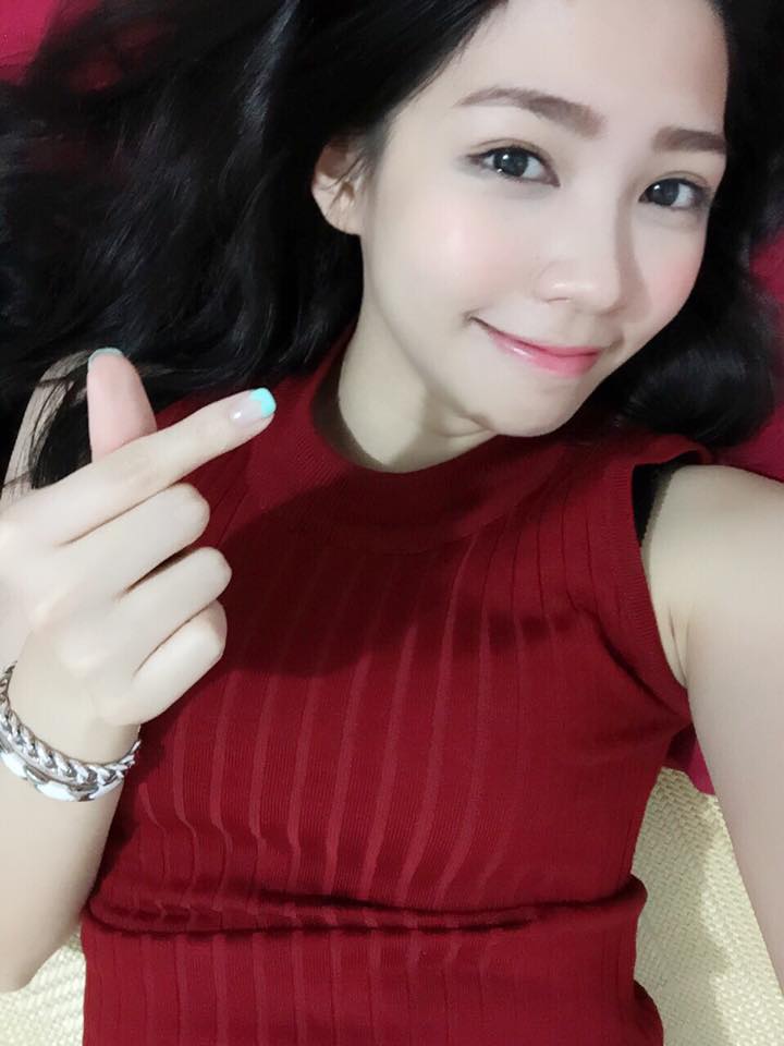 曾智希 伊林新生甜美长腿女模正妹