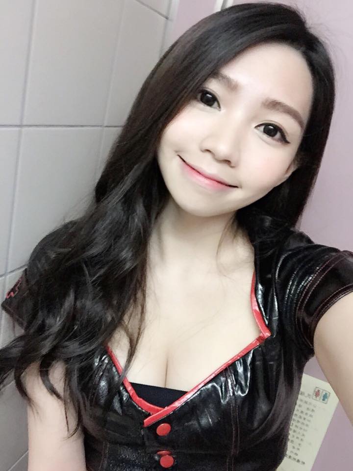曾智希 伊林新生甜美长腿女模正妹
