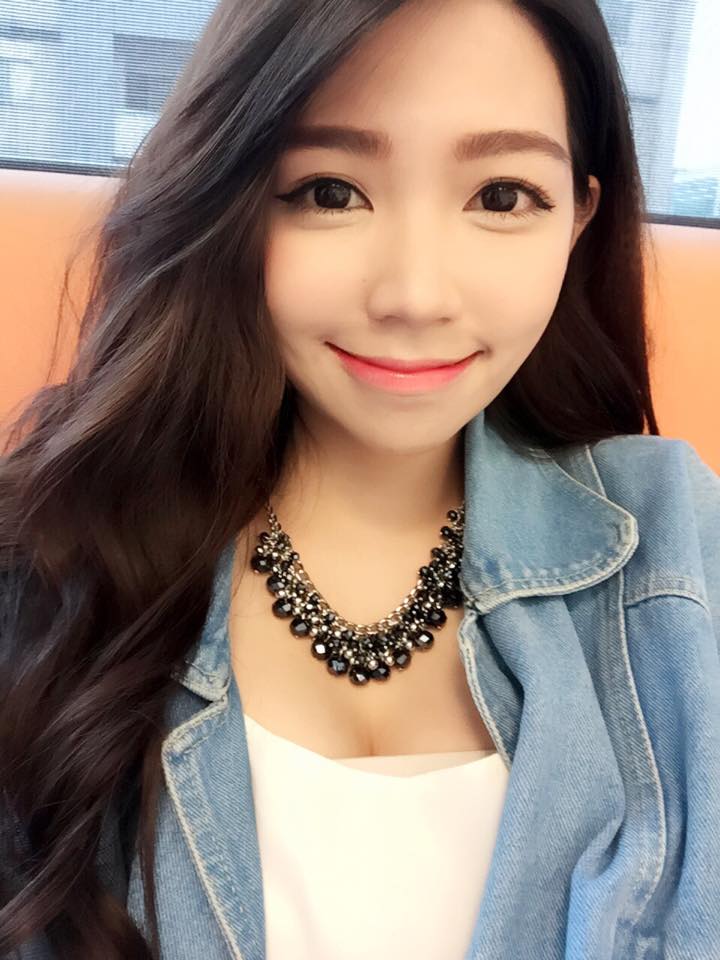 曾智希 伊林新生甜美长腿女模正妹