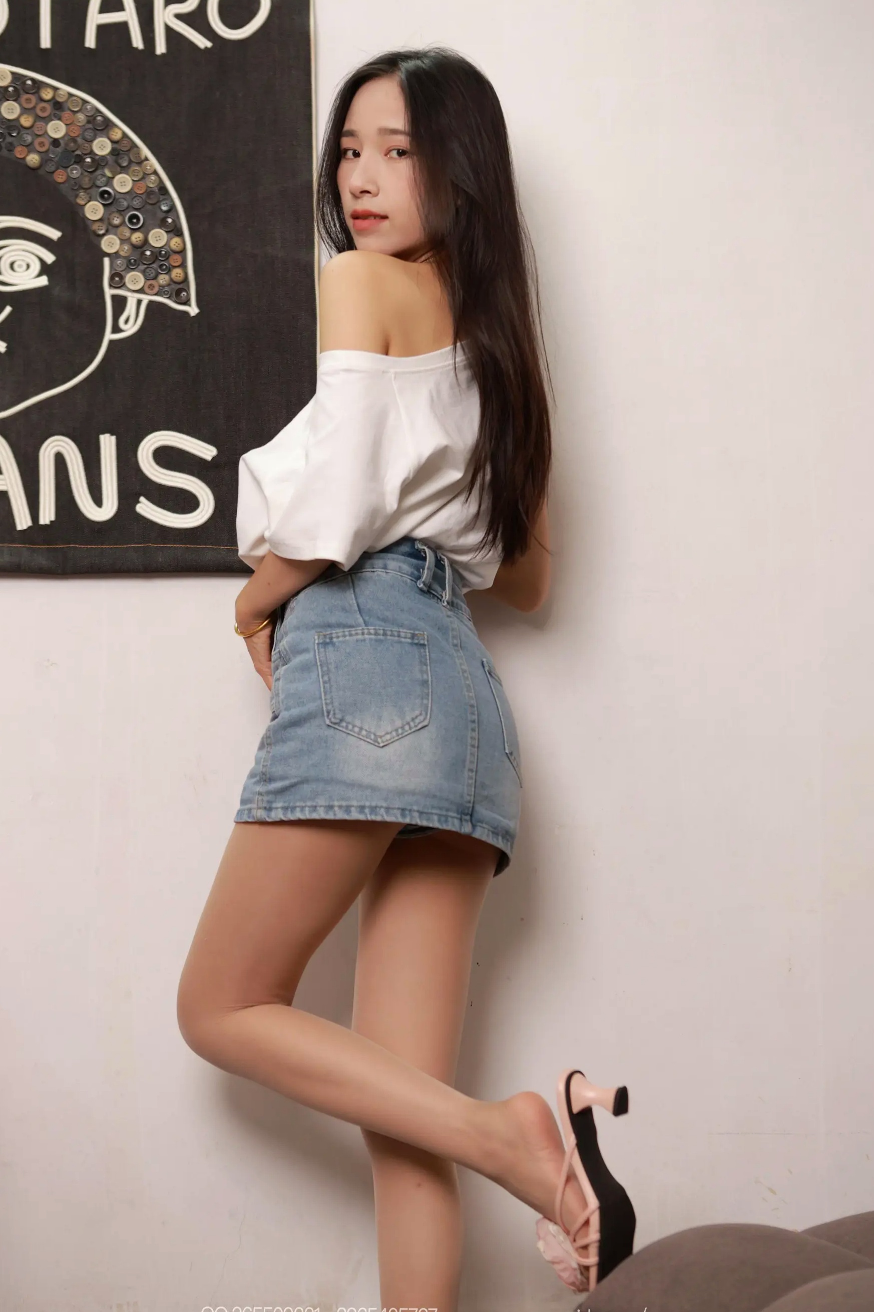 IESS异思趣向 美子《牛仔短裙》家居白衣美腿性感私房照