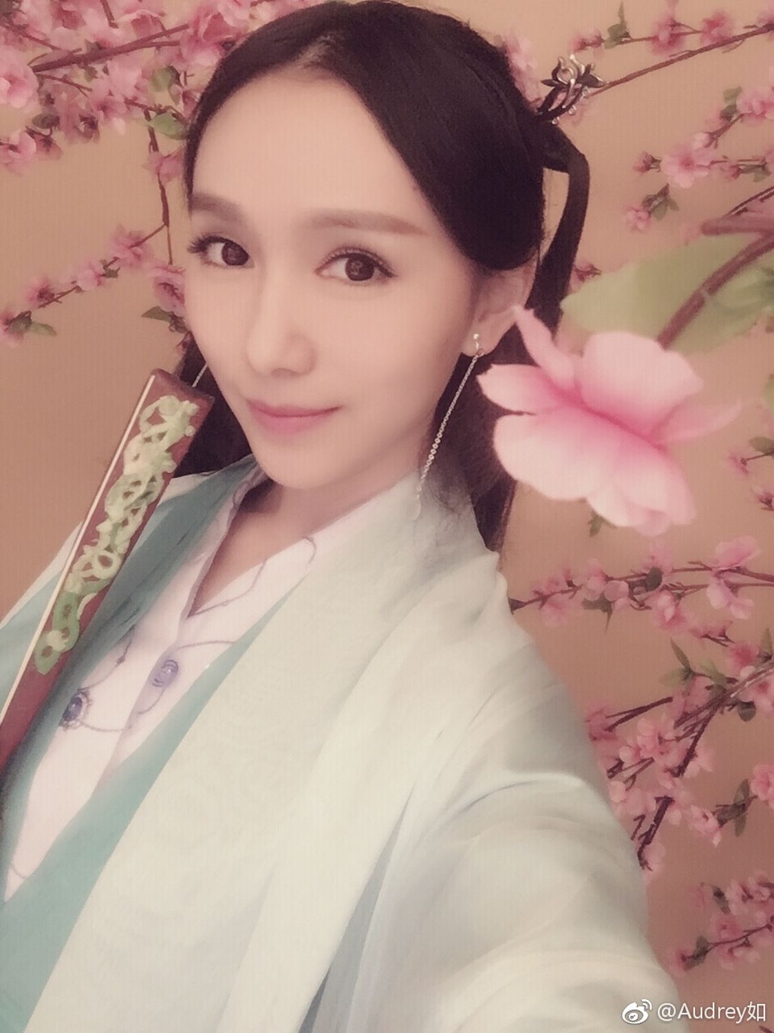 古典美人Audrey如 风姿卓越十里桃花