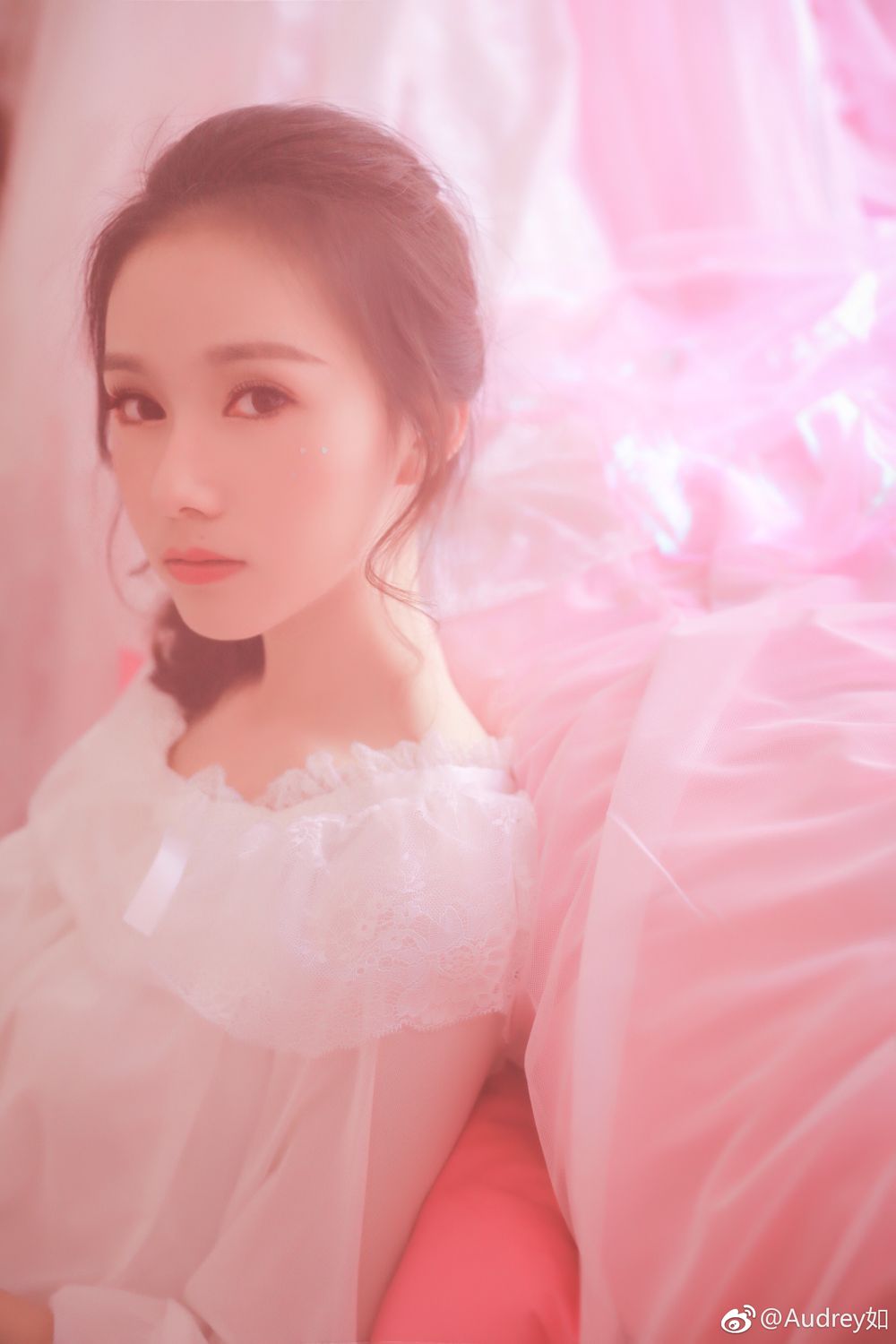 气质美女Audrey如 清爽街拍唯美家居