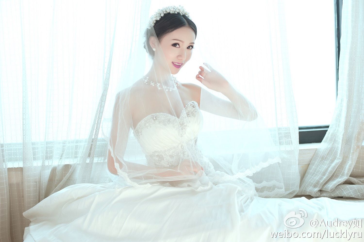 气质美女Audrey如 清爽街拍唯美家居