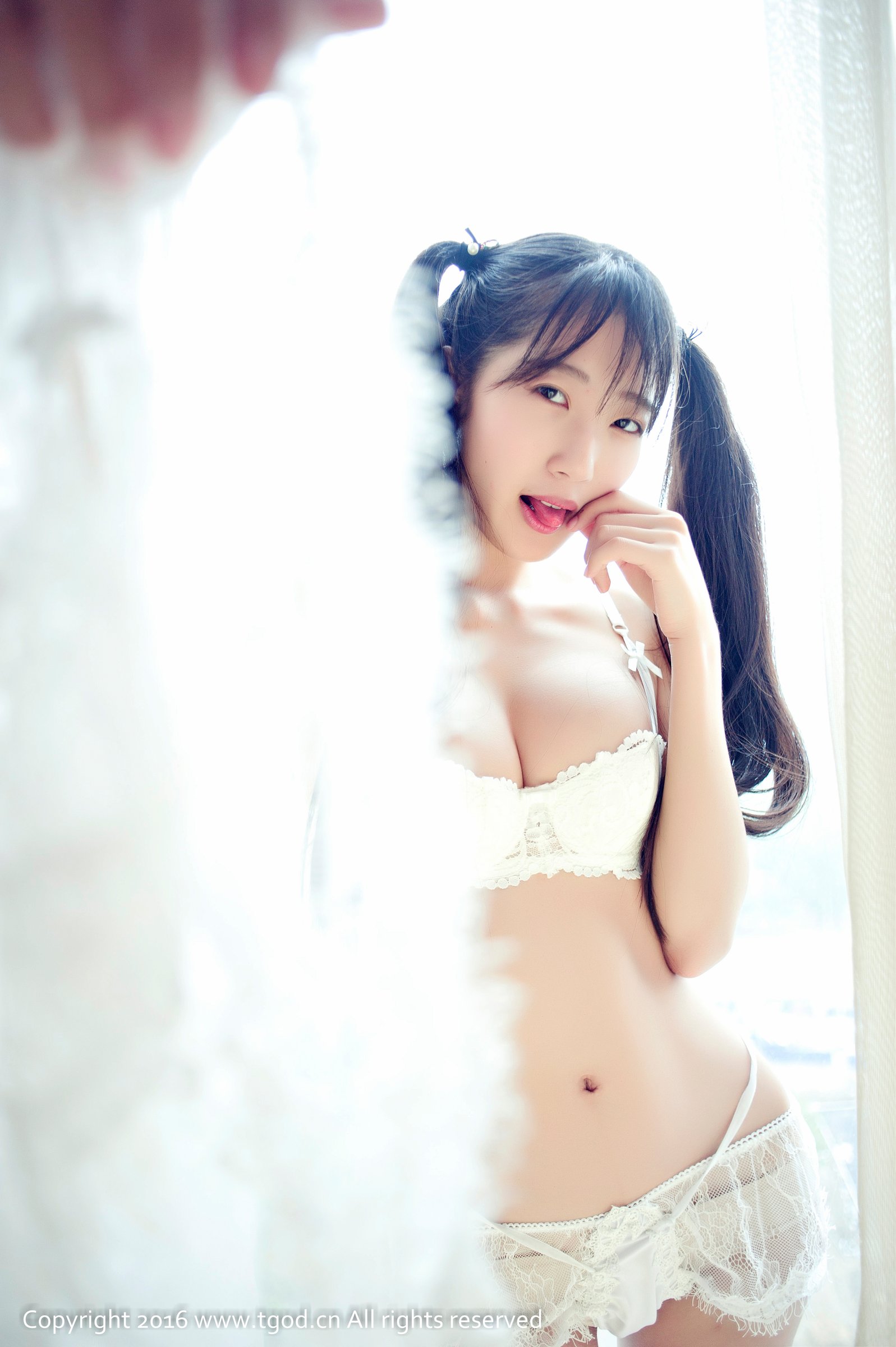 Uki奶糖 [TGOD推女神]高清写真图邻家姑娘