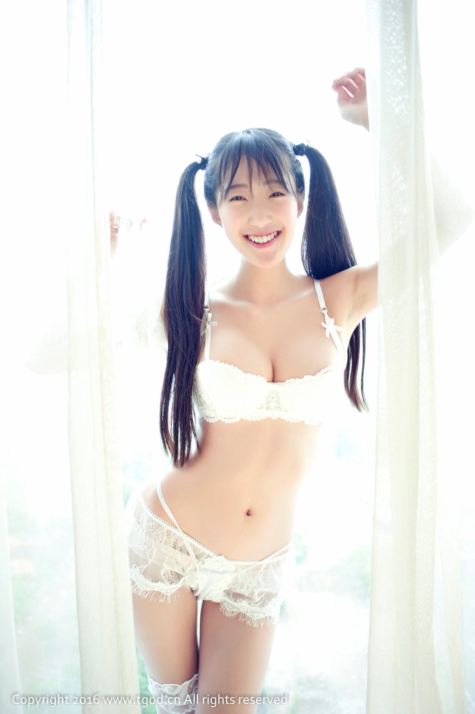 Uki奶糖 [TGOD推女神]高清写真图邻家姑娘