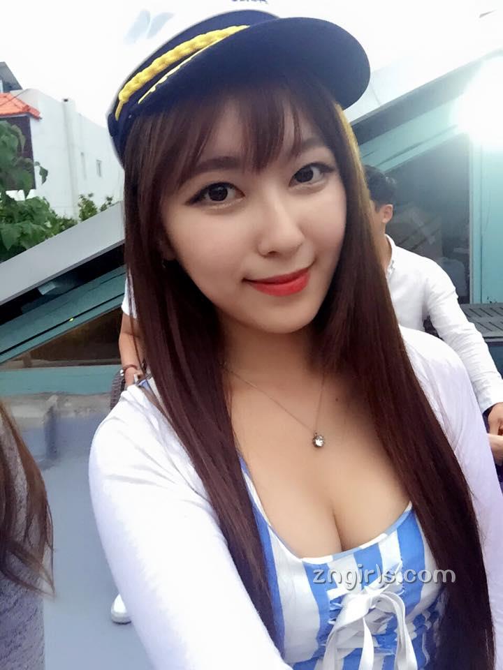 金赛拉(김세라) 南韩极品美胸美腿车模