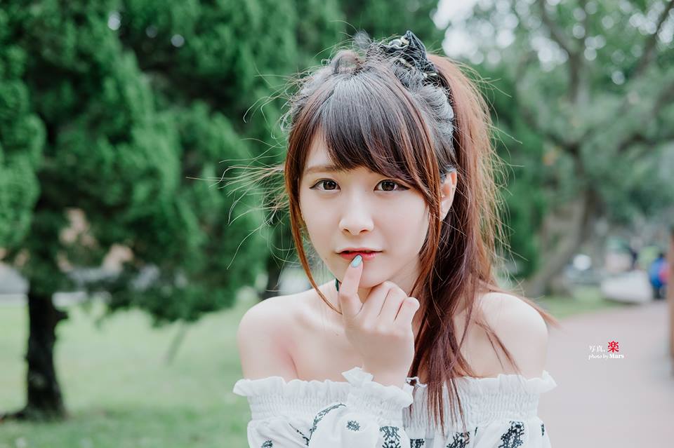 陆子玄 娇小玲珑的外拍主播