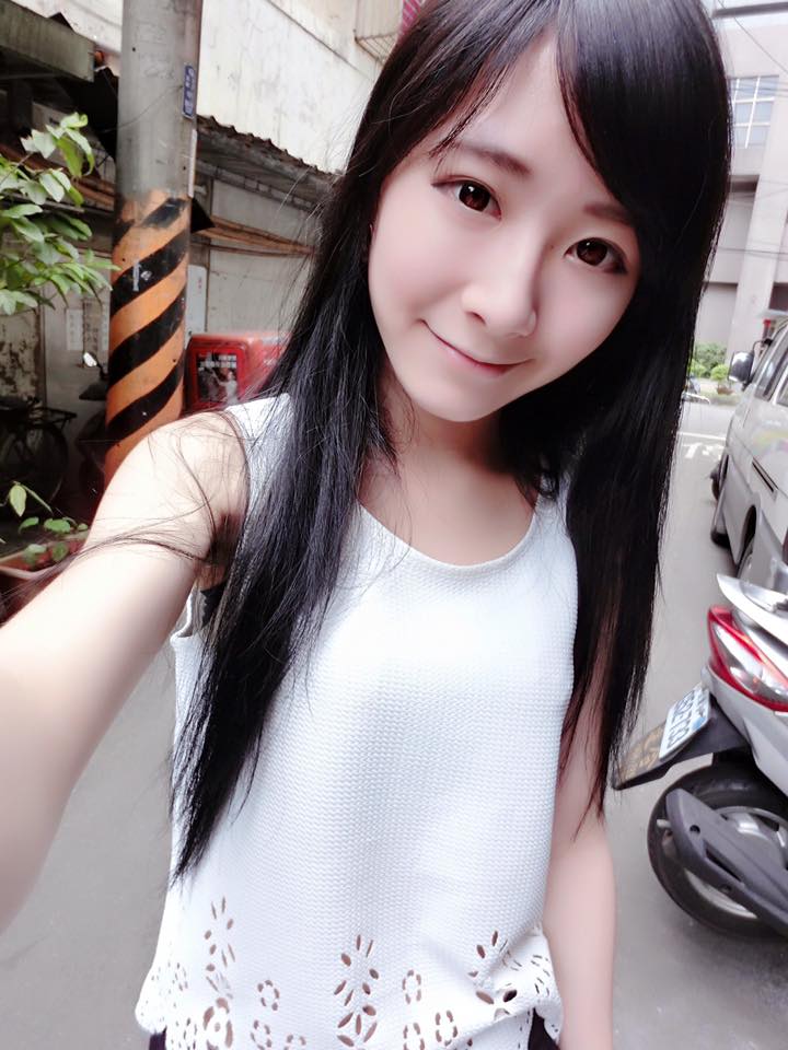陆子玄 娇小玲珑的外拍主播