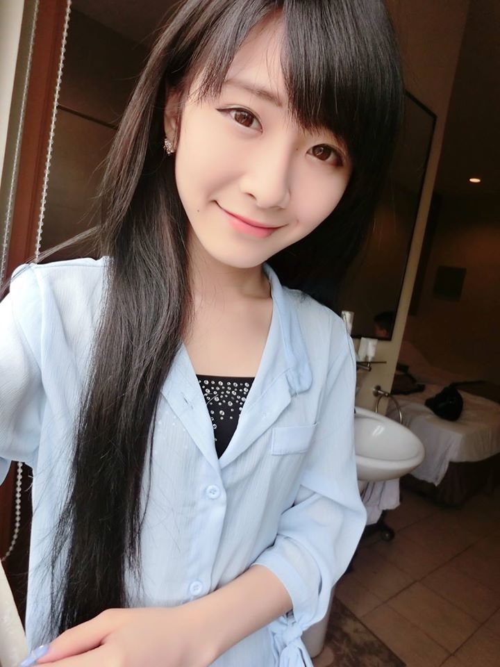 陆子玄 娇小玲珑的外拍主播