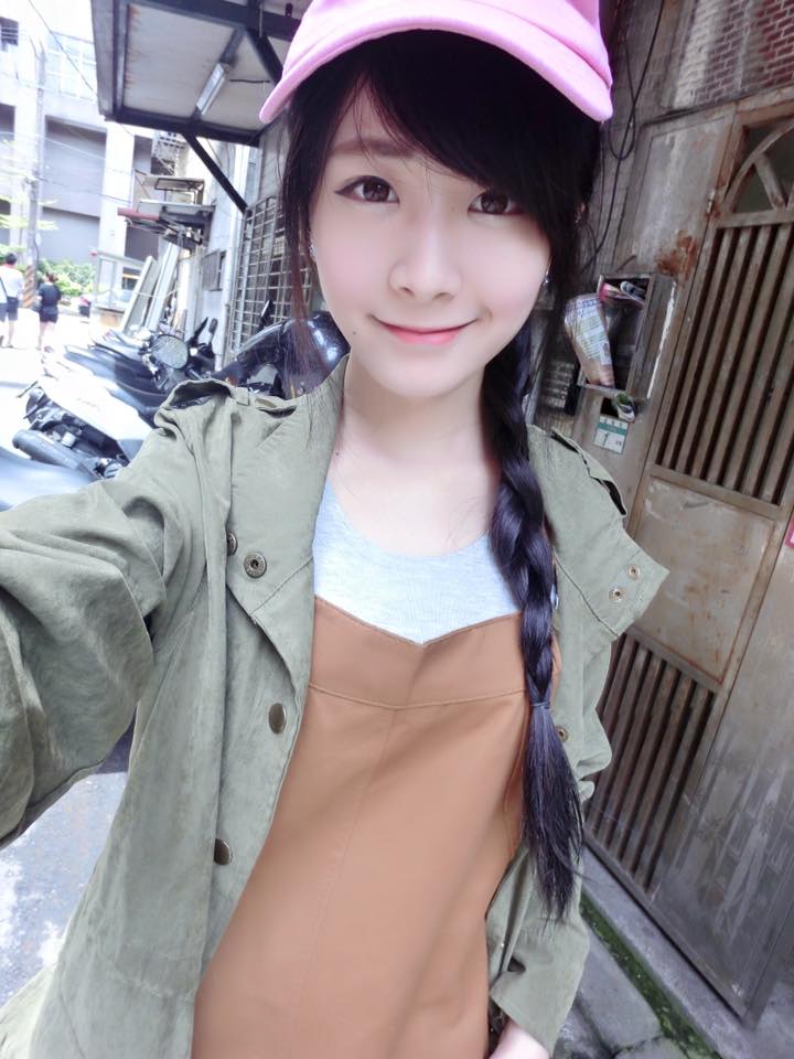 陆子玄 娇小玲珑的外拍主播