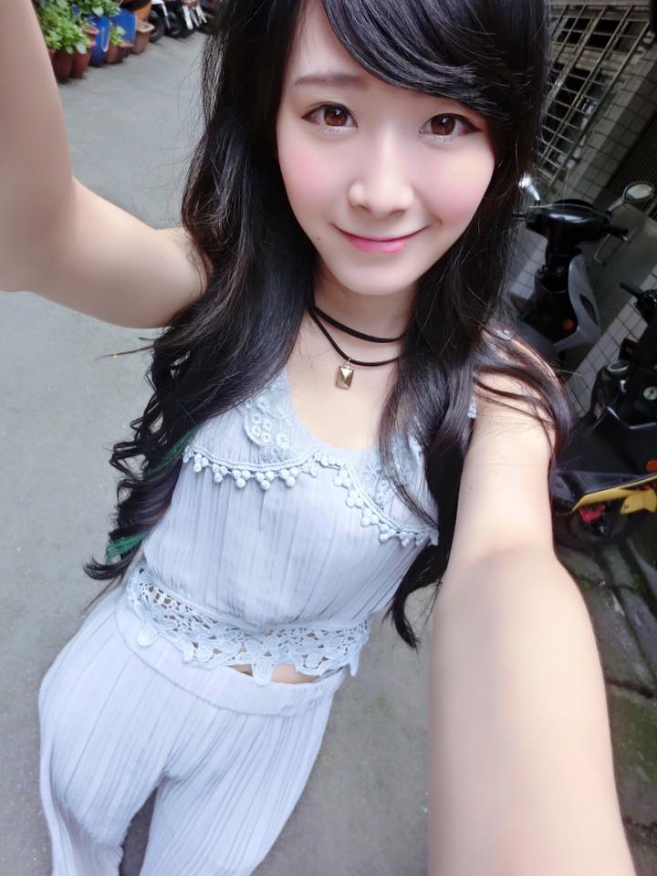 陆子玄 娇小玲珑的外拍主播