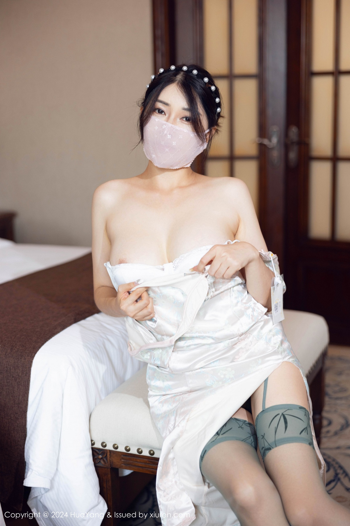 [HuaYang]高清写真图 2024.09.12 VOL.606 凯竹Quinn 黑丝美臀
