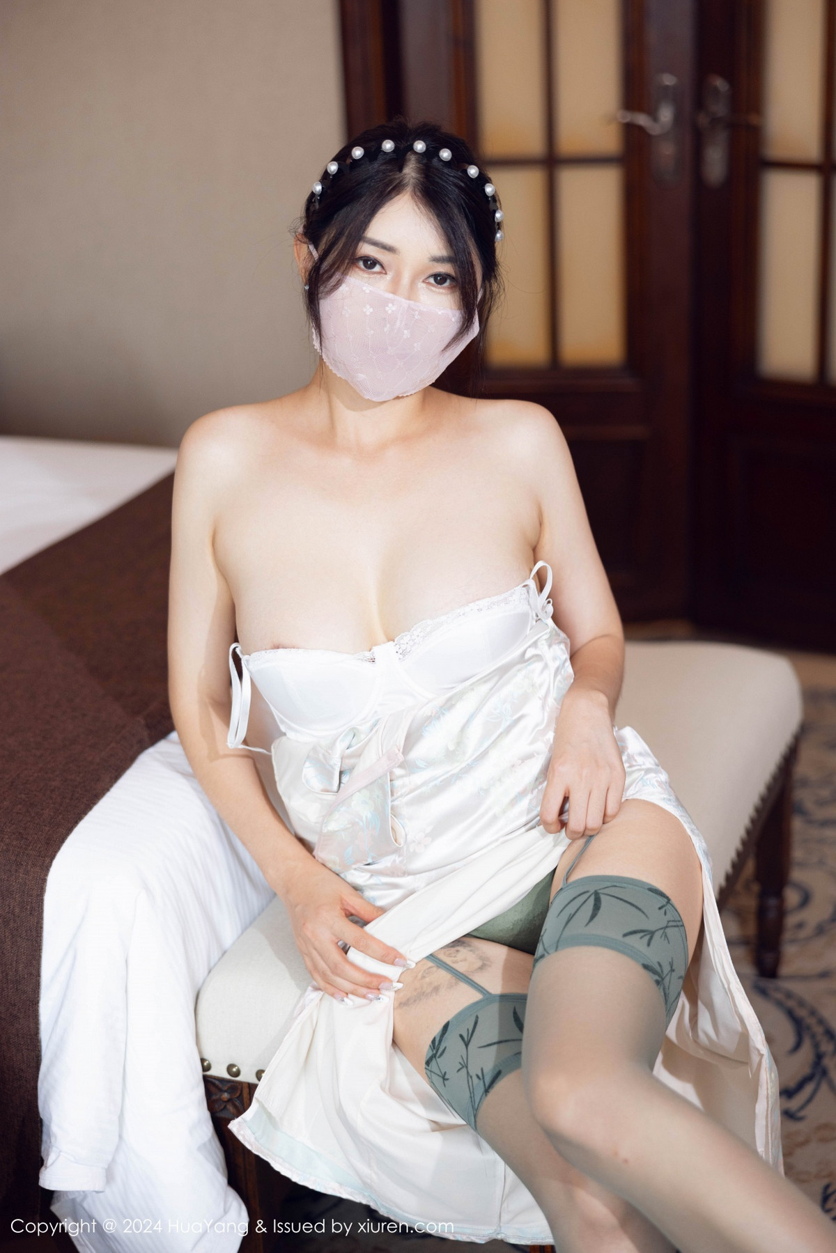 [HuaYang]高清写真图 2024.09.12 VOL.606 凯竹Quinn 黑丝美臀