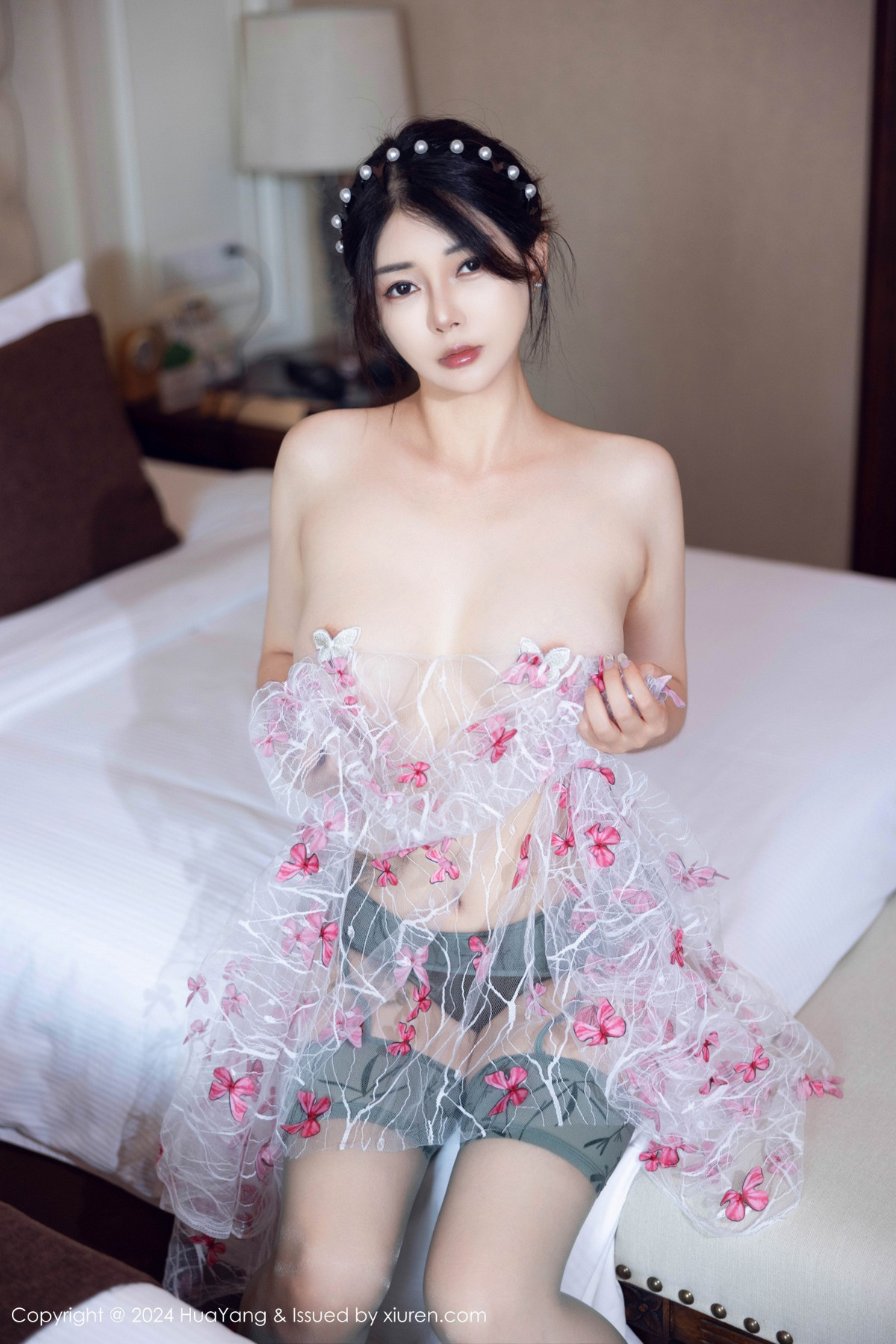 [HuaYang]高清写真图 2024.09.12 VOL.606 凯竹Quinn 黑丝美臀