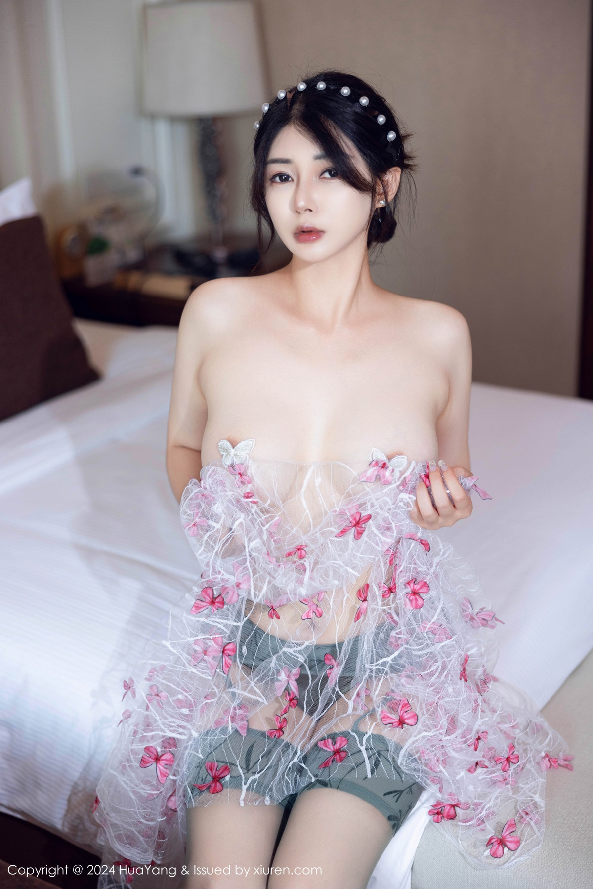 [HuaYang]高清写真图 2024.09.12 VOL.606 凯竹Quinn 黑丝美臀