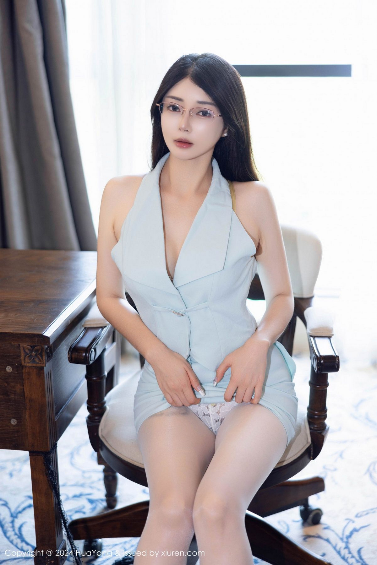 [HuaYang]高清写真图 2024.09.19 VOL.608 凯竹Quinn 丝袜美臀