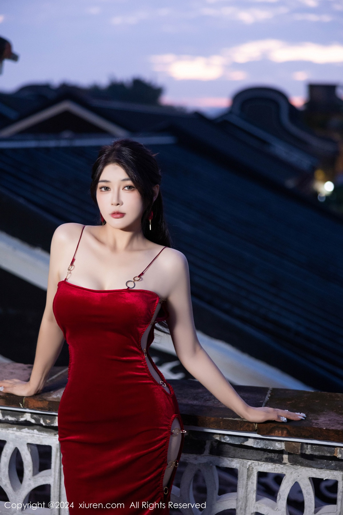 [XiuRen]高清写真图 2024.10.22 No.9327 凯竹Quinn 长裙美腿