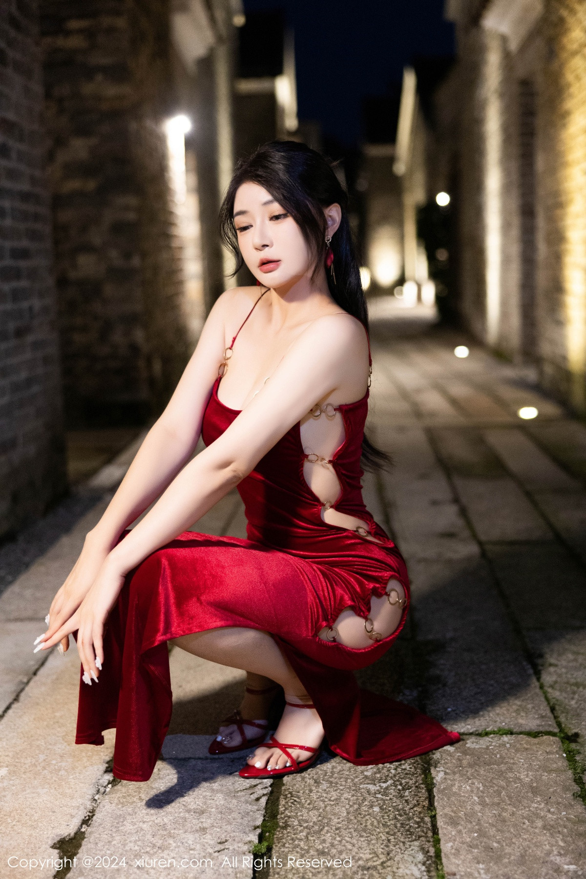 [XiuRen]高清写真图 2024.10.22 No.9327 凯竹Quinn 长裙美腿