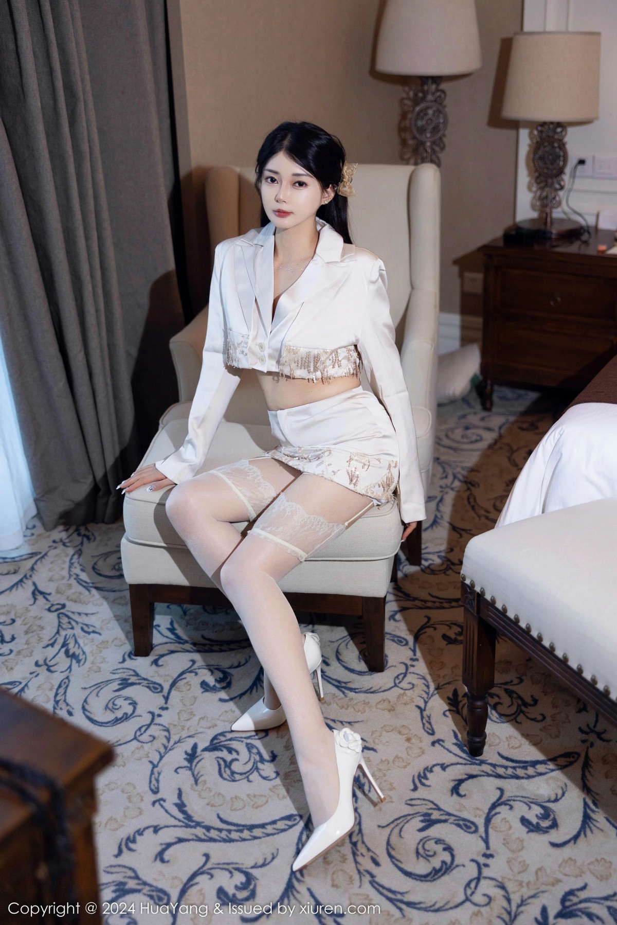 [HuaYang]高清写真图 2024.11.01 VOL.615 凯竹Quinn 丝袜美腿