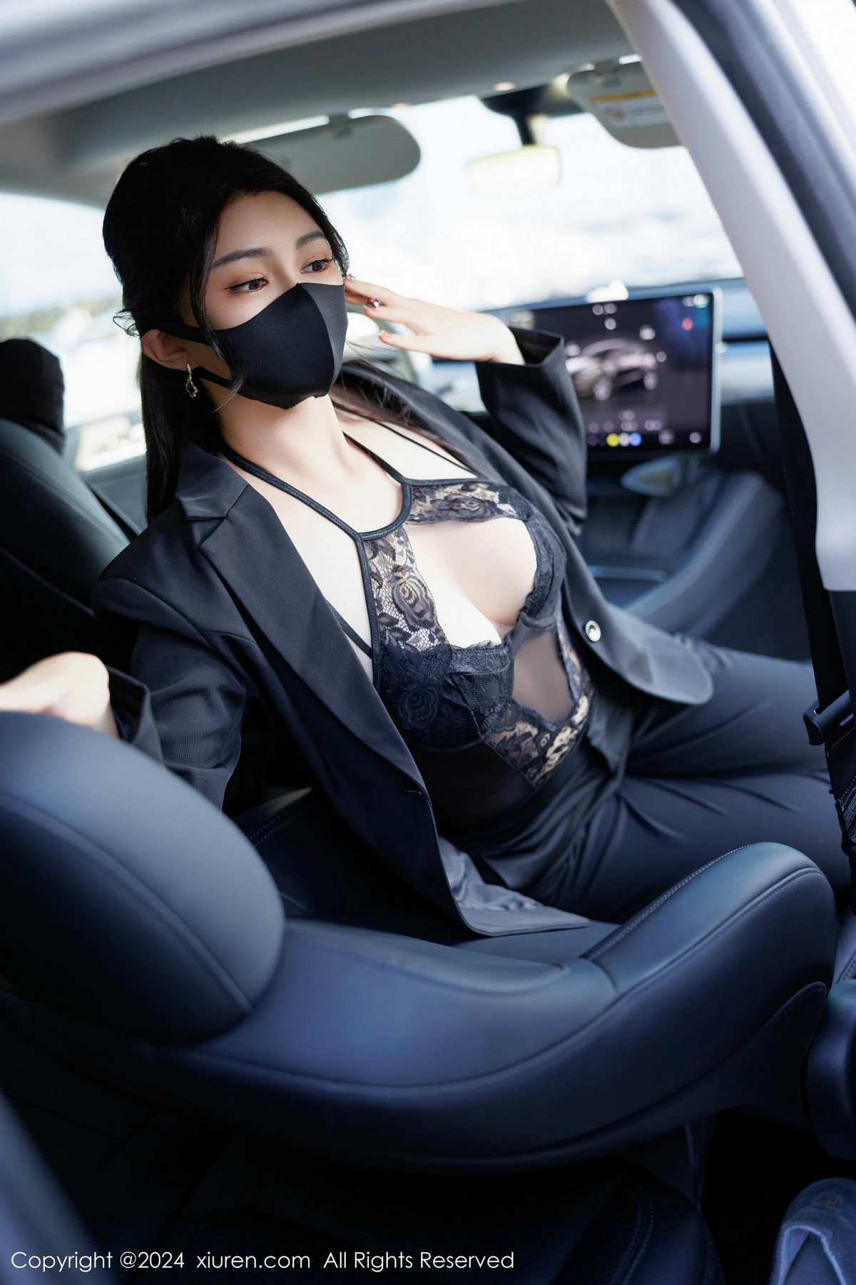 [XiuRen]高清写真图 2024.11.06 No.9405 凯竹Quinn 黑丝美腿