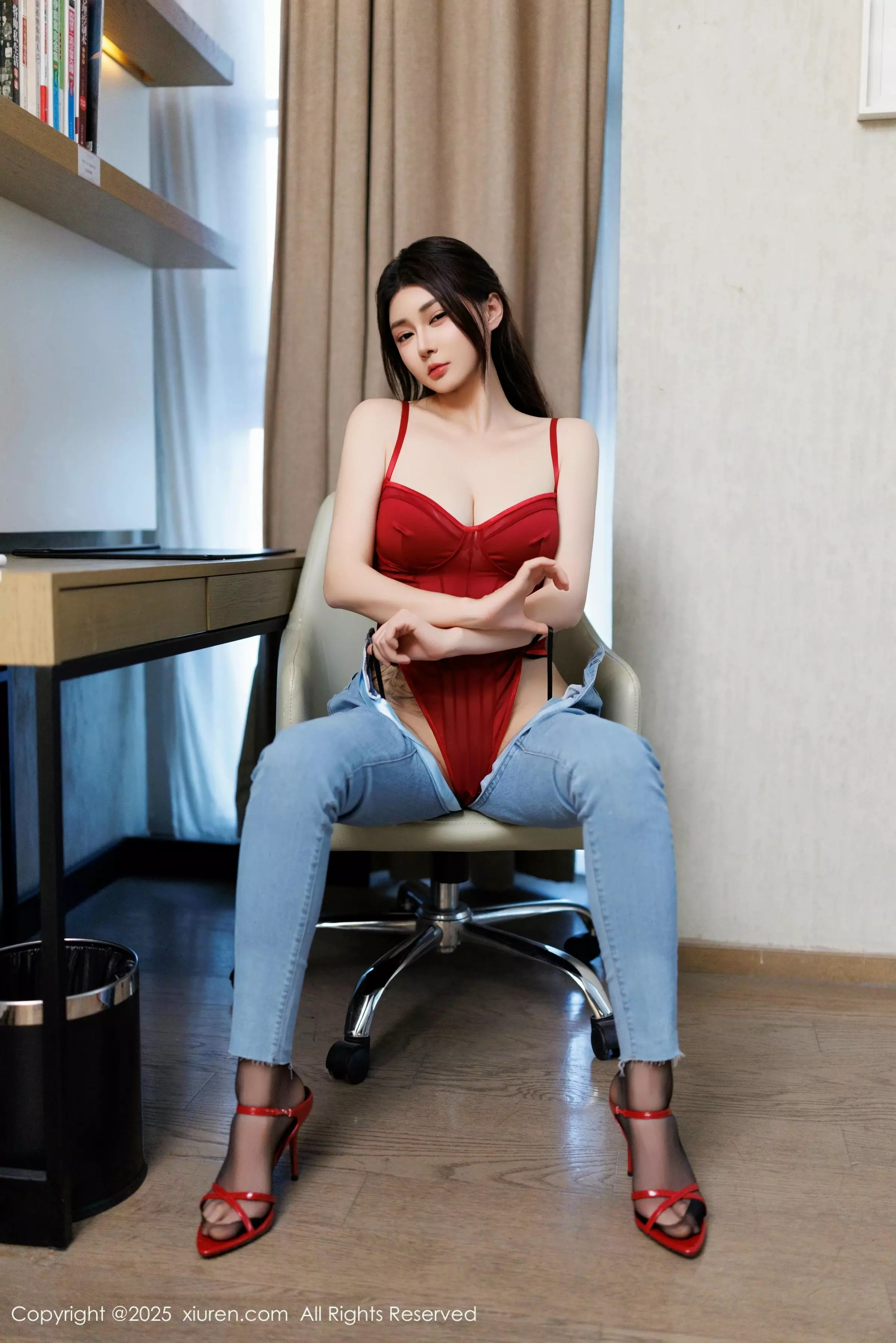 [XiuRen]高清写真图 2025.03.31 No.10090 凯竹Quinn 红色情趣