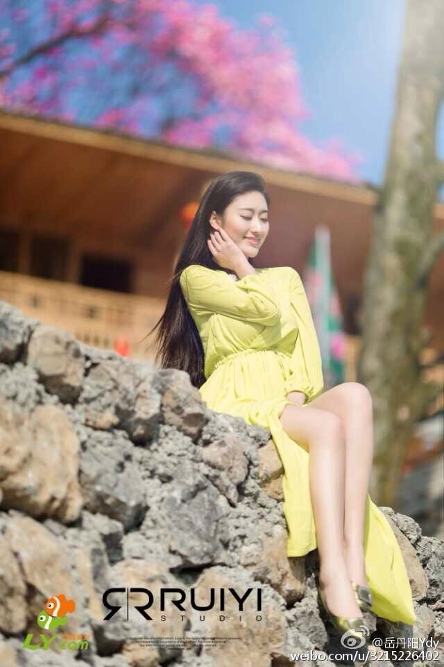 岳丹阳 西南校花微博美图