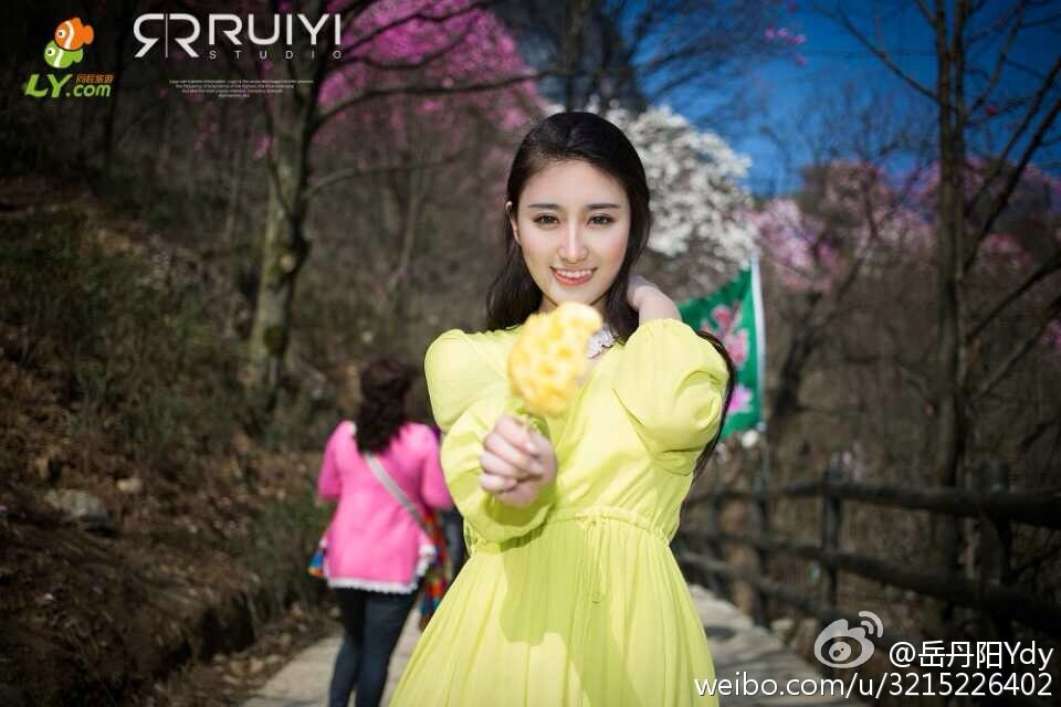岳丹阳 西南校花微博美图
