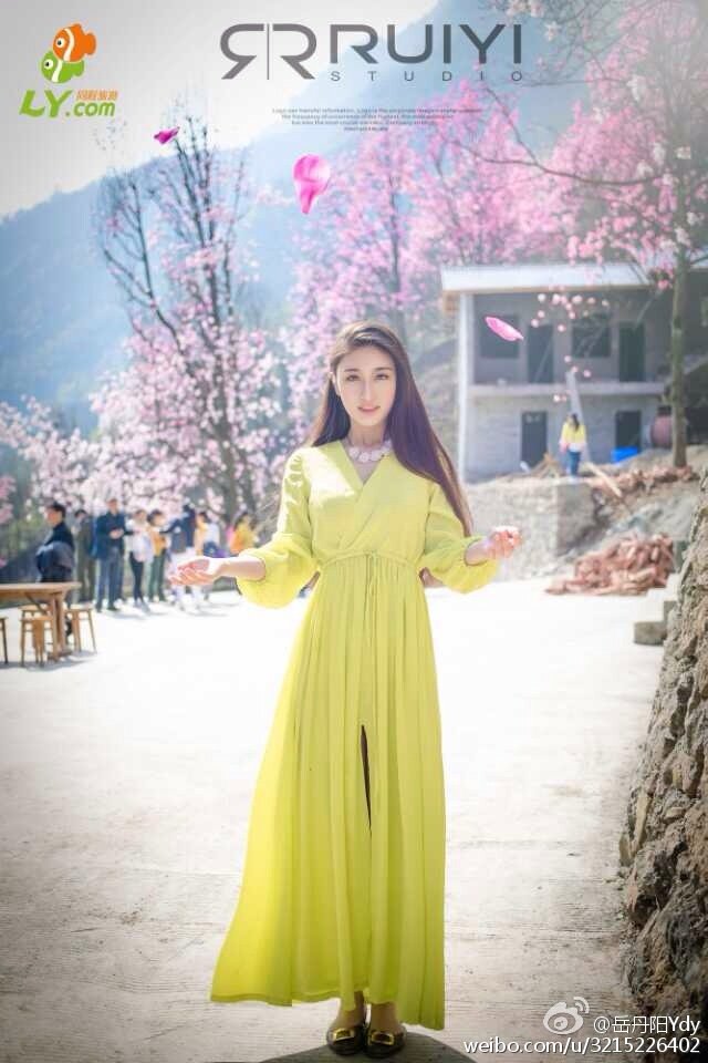 岳丹阳 西南校花微博美图