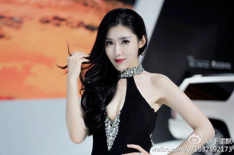 于墨默 重庆时尚之星美人车模
