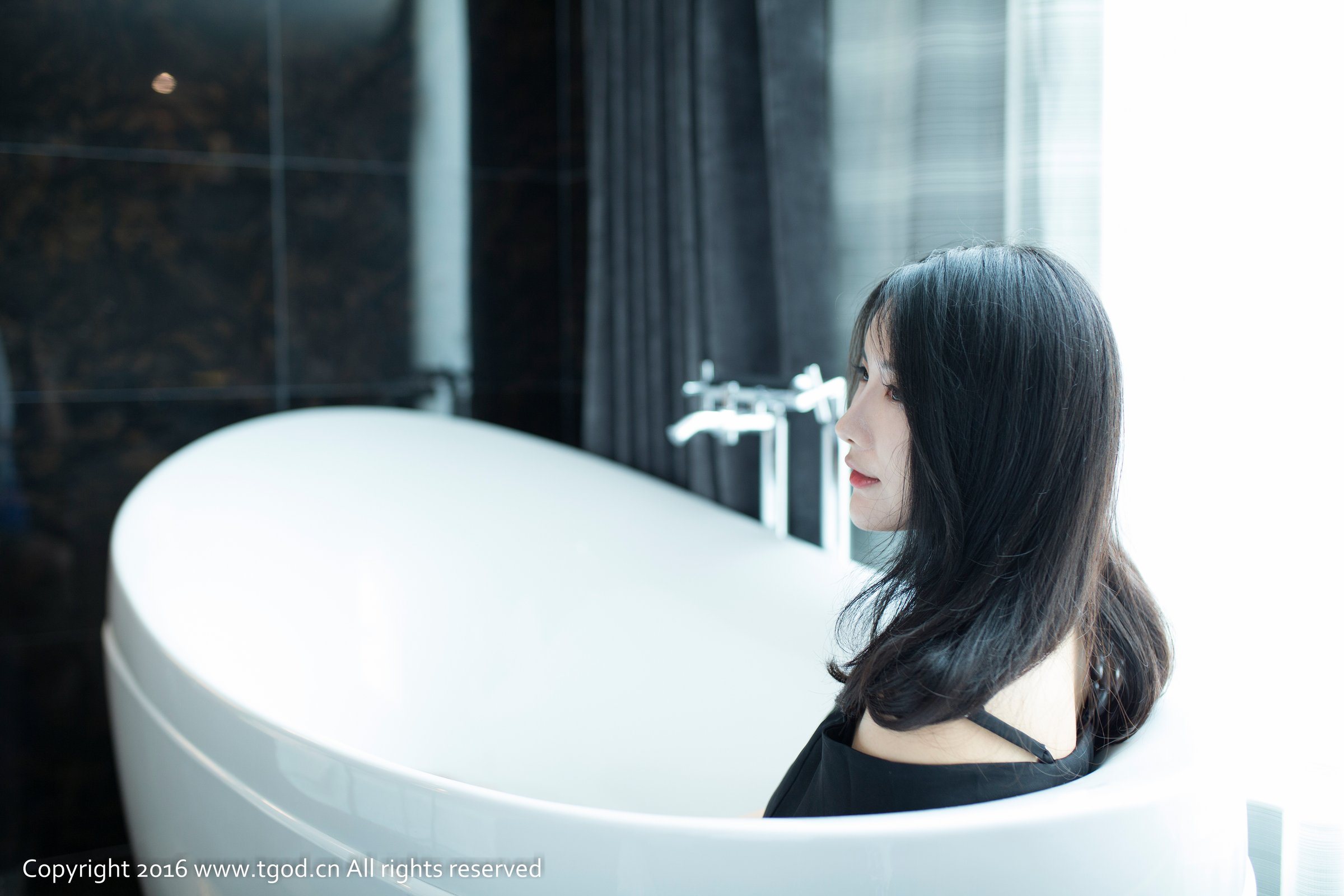莓ya [TGOD推女神]高清写真图一针一梭索绕心头