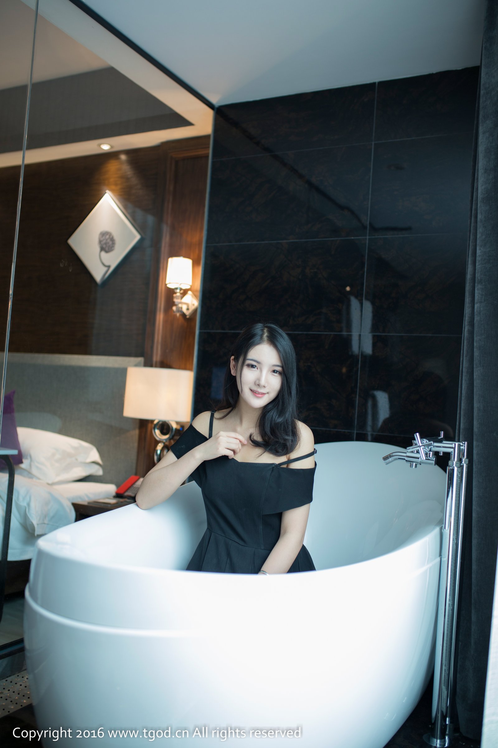 莓ya [TGOD推女神]高清写真图一针一梭索绕心头
