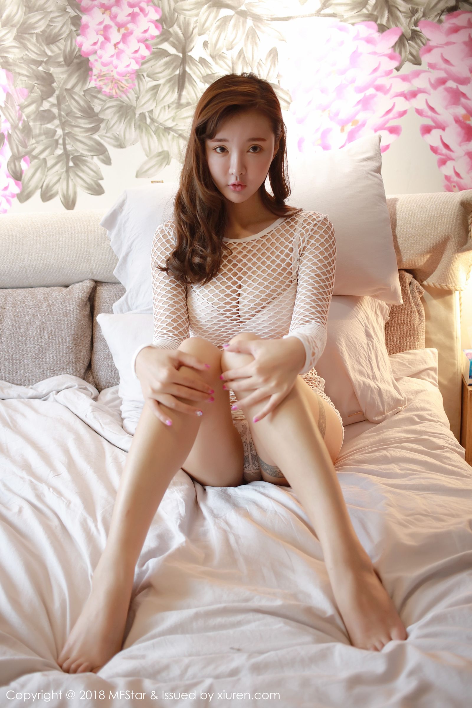 魅惑女神佳佳JiaJia 网状外衣纯白内衣