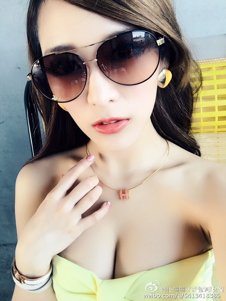 傲娇甜心(佳珊珊) 水汪汪的大眼正妹车模