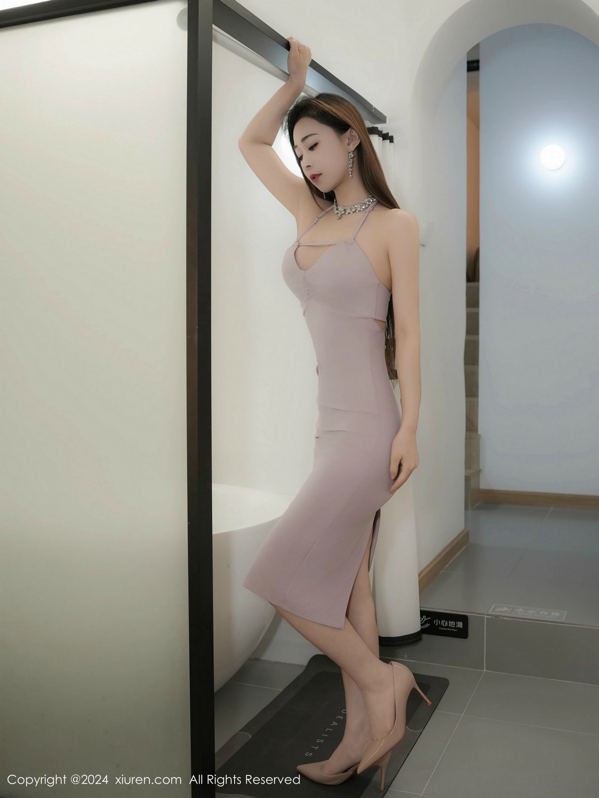 [XiuRen]高清写真图 2024.12.11 No.9581 糖糖❤ 丝袜美腿