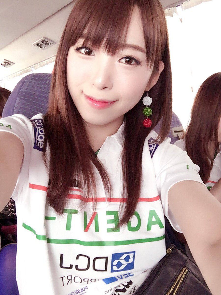 蛯原芽衣 新晋赛车女郎自拍美图