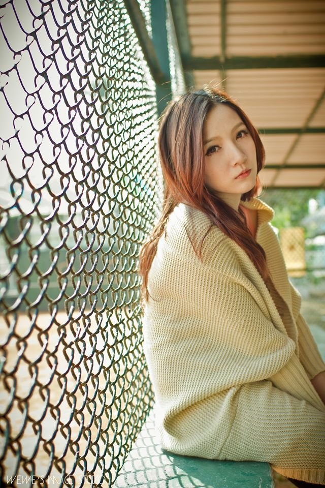 刘绒萱 超正兼气质的美人车模
