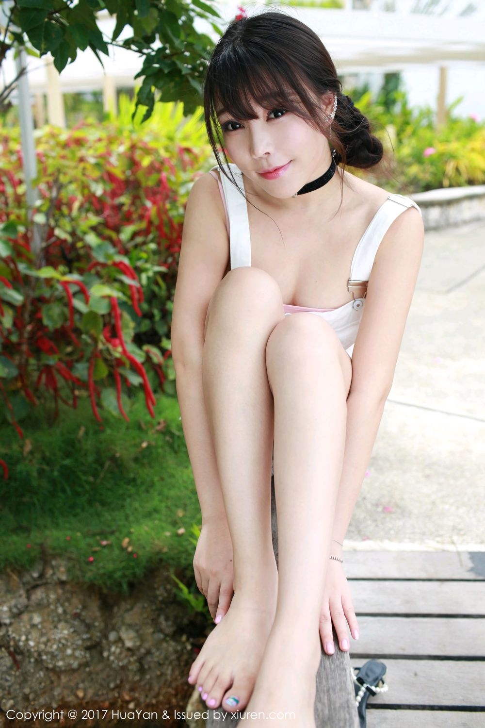 香车美人芝芝Booty 纯白背带裤海军服