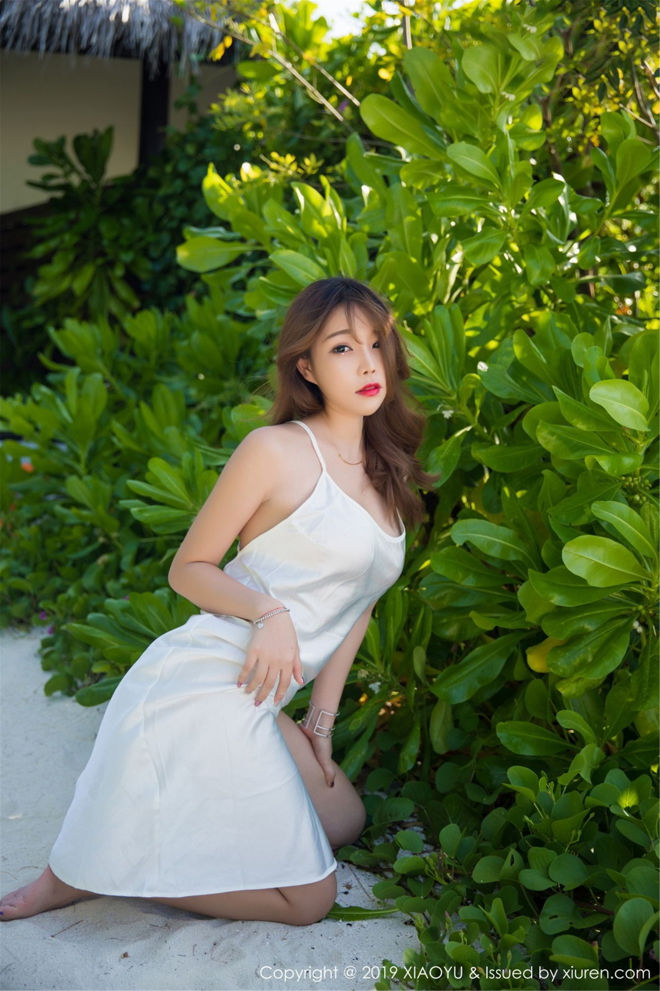 性感女神芝芝Booty 浴室黑丝蜜桃翘臀