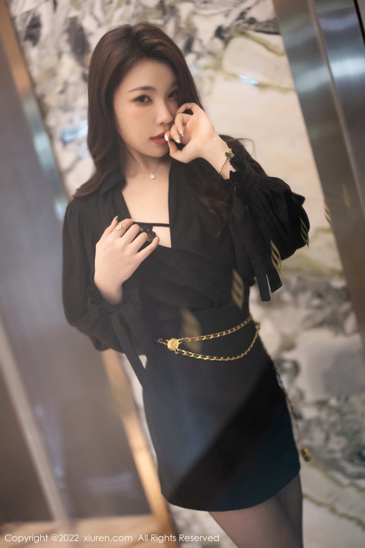 [XiuRen]高清写真图 2022.12.22 No.6033 徐莉芝Booty 黑丝美腿